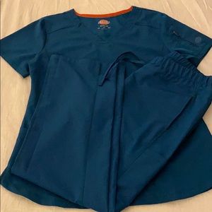 Dickies scrub top and bottom